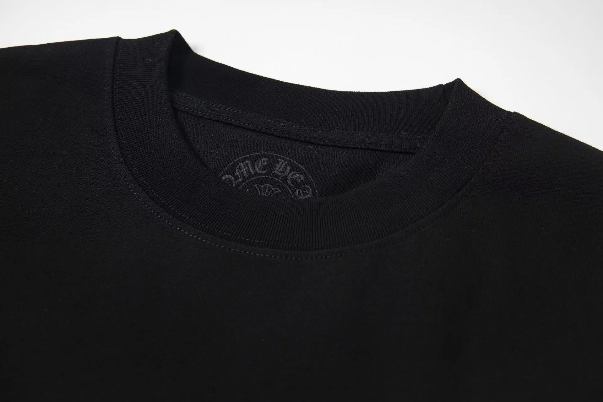🅿️170 ChromeHearts/Chrome Hearts 24ss round neck T-shirt Original fabric Official same style Short-sleeved T-shirt Customized 260g same vat dyed fabric Very comfortable to the touch Latest brick cabinet synchronization for spring and summer Fashionable and individual Super versatile and good-looking Very suitable for both men and women A must-have item Hang tag Collar label Washed wheat Complete with three standards Color: Black White Size: XS-L